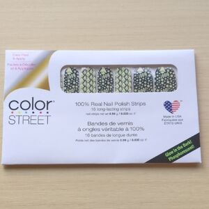 Color Street Here For The Boos (Glow In The Dark) Nail Strips
